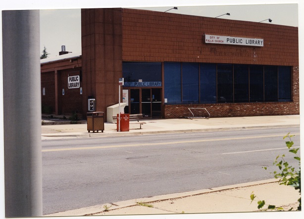 photo of storefront location at 135 West Broad Street in 1992